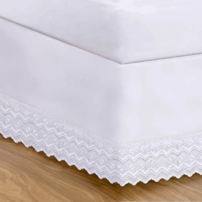 Saia Para Cama Queen Buettner Renda Elvis Branca