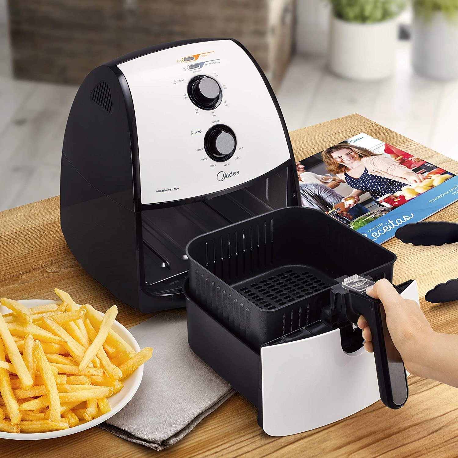 Midea – Fritadeira, Airfryer Sem Óleo, 220V, 4L, Preto e Branco