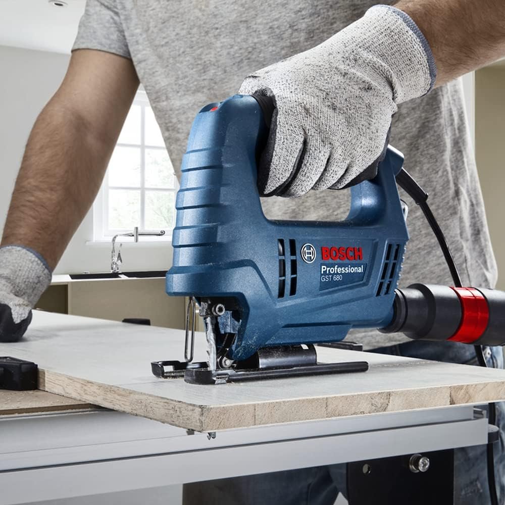 Serra tico-tico Bosch GST 680 500W 127V, 1 lâmina e protetor anti-farpas